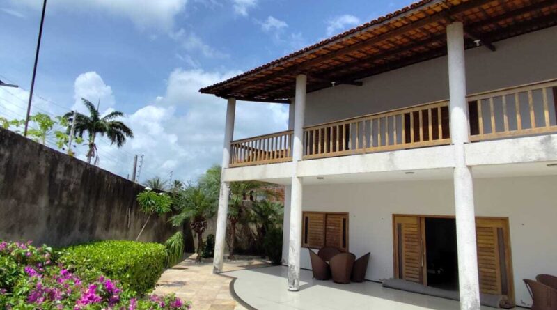 Casa duplex 500m²- 04 suítes – Venda R$1.500.000,00 – Centro – Caucaia – CE
